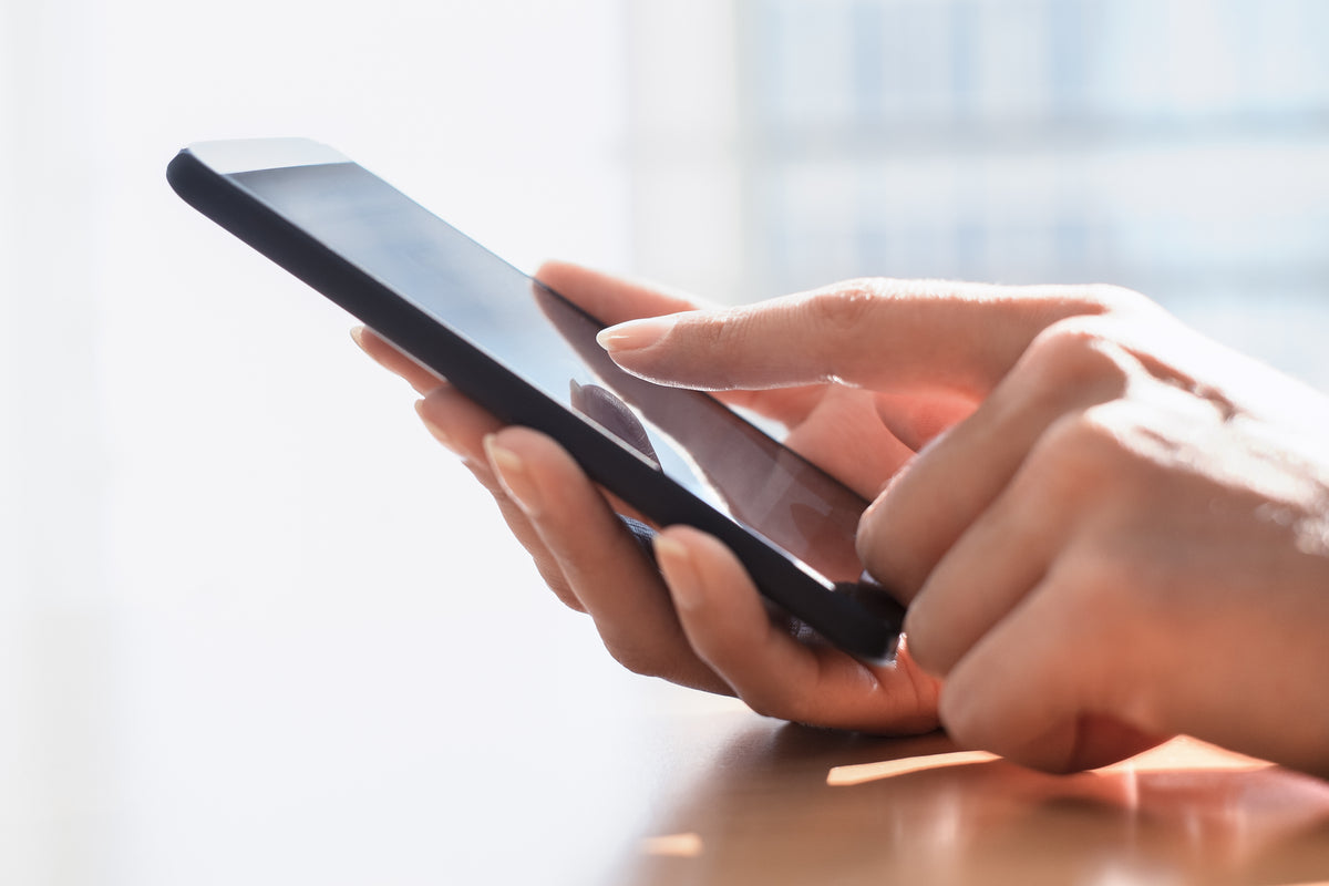 How To Clean Your Smartphone With A Microfiber